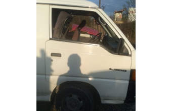 1996 model mitsubishi l300 çıkma sağ ön kapı