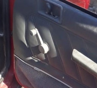 1996 model renault r12 toros 1.4 5 ileri şanzıman çıkma sağ arka kapı cam kolu.