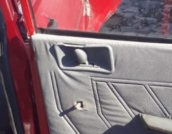 1996 model renault r12 toros 1.4 5 ileri şanzıman çıkma sağ arka kapı kolçağı.