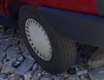 1996 model renault r12 toros 1.4 5 ileri şanzıman çıkma sol arka jant lastik.