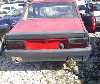 1996 model renault r12 toros 1.4 5 ileri şanzıman kesme arka kasa.