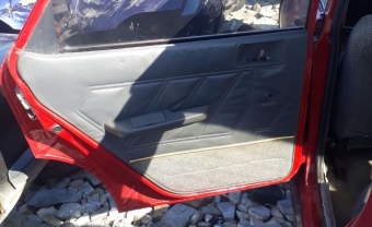 1996 model renault r12 toros 1.4 5 ileri şanzıman sökme sol arka kapı döşemesi.