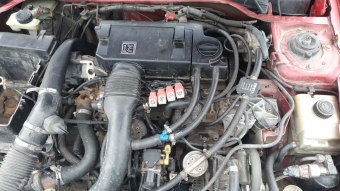 1997 model peugeot 306 1.8 8 valf çıkma motor aksamı.