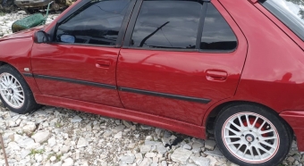 1997 model peugeot 306 1.8 8 valf çıkma sol yan panel.