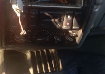 1997 model renault r19 1.4 çıkma klima kontrol paneli