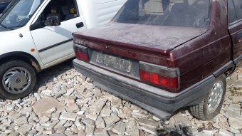 1997 model renault r9 broadway çıkma arka tampon.