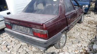 1997 model renault r9 broadway çıkma bagaj kapağı.