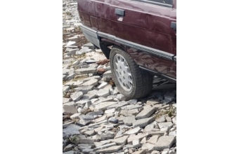 1997 model renault r9 broadway çıkma sağ arka jant lastik.