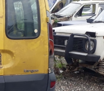 1998 - 2000 model renault kangoo 1.9 çıkma sağ stop lambası.