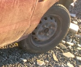 1998 model hyundai accent 1.3 gls çıkma sağ ön jant lastik.