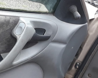1998 model opel astra f station 1.4 8v çıkma sol ön kapı kolçağı