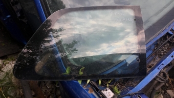 1998 model peugeot 106 çıkma sağ arka kelebek camı