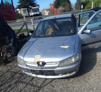 1998 model peugeot 306 1.8 benzinli otomatik kesme ön kasa