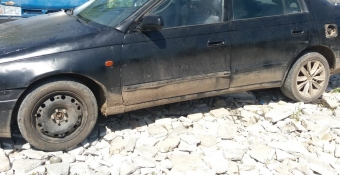 1998 model toyota carina 2 çıkma sol takım jant lastik.