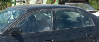 1998 model toyota carina 2 çıkma sol takım kapı camı.