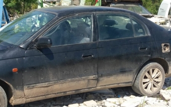 1998 model toyota carina 2 çıkma sol takım kapı.