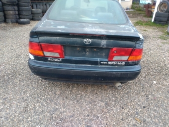 1998 model toyota carina 2.0 çıkma arka tampon.