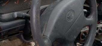 1998 model toyota carina 2.0 çıkma sinyal silecek kolu.
