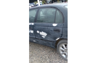 1998 model toyota carina 2.0 çıkma sol arka kapı.