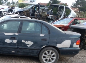 1998 model toyota carina 2.0 kesme tavan arka kasa.