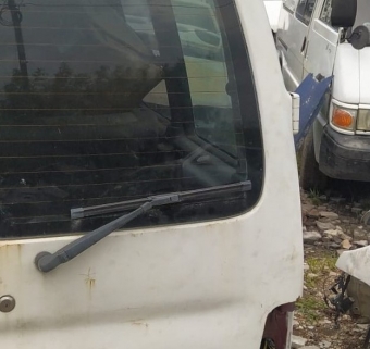 1999 model peugeot partner 1.4 benzinli çıkma bagaj silecek kolu