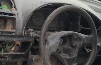 1999 model peugeot partner 1.4 benzinli çıkma sinyal silecek kolu