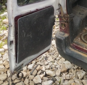 1999 model peugeot partner 1.4 benzinli sökme sol arka bagaj kapağı döşeme