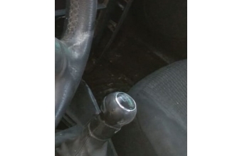1999 model volkswagen bora 1.6 sr çıkma vites topuzu.