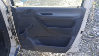 2000 model fiat scudo 1.9d sökme sağ ön kapı döşemesi