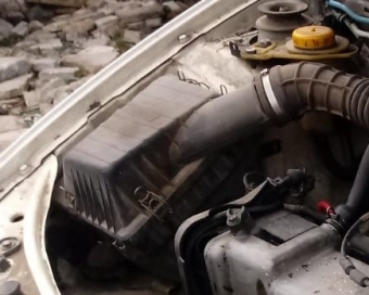 2000 model fiat siena 1.4 çıkma hava filtre kutusu