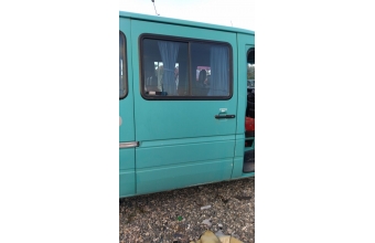 2000 model mercedes benz sprinter 312d 2.9 çıkma sağ dolu sürgülü kapı.