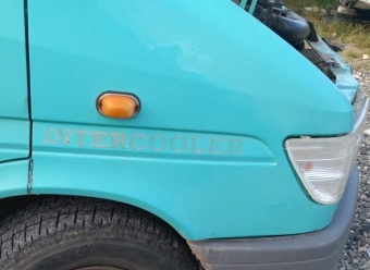 2000 model mercedes benz sprinter 312d 2.9 çıkma sağ ön çamurluk.