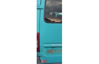 2000 model mercedes benz sprinter 312d 2.9 çıkma sol bagaj kapağı menteşesi.