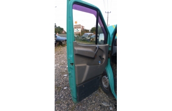 2000 model mercedes benz sprinter 312d 2.9 çıkma sol ön dolu kapı.