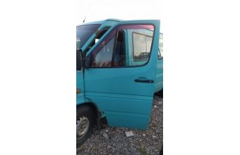 2000 model mercedes benz sprinter 312d 2.9 çıkma sol ön kapı.