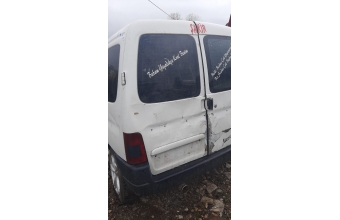 2000 model peugeot partner 1.9 d çıkma sol bagaj kapağı