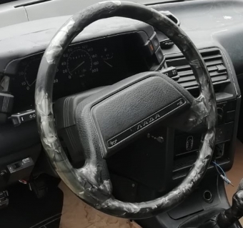 2001 model lada vega 1.5 benzinli çıkma direksiyon simidi.