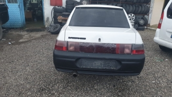 2001 model lada vega 1.5 benzinli çıkma dolu bagaj kapağı.
