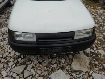 2001 model lada vega 1.5 benzinli çıkma kaput.
