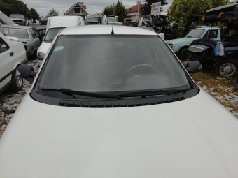 2001 model lada vega 1.5 benzinli çıkma ön cam.