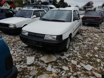 2001 model lada vega 1.5 benzinli kesme kasa.