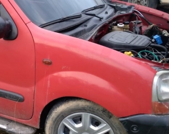 2001 model renault kangoo 1.9 dizel çıkma sağ ön çamurluk.
