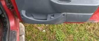 2001 model renault kangoo 1.9 dizel çıkma sağ ön kapı cebi.