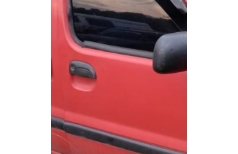 2001 model renault kangoo 1.9 dizel çıkma sağ ön kapı kolu.