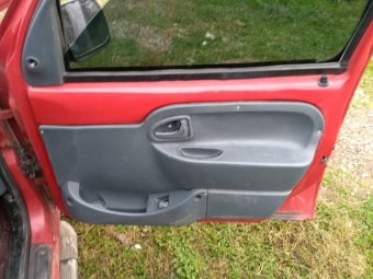 2001 model renault kangoo 1.9 dizel sökme sağ ön kapı döşemesi.