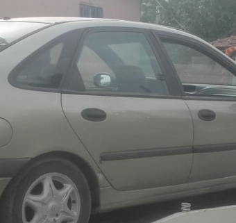 2001 model renault laguna 1 1.8 16v çıkma sağ arka dolu kapı