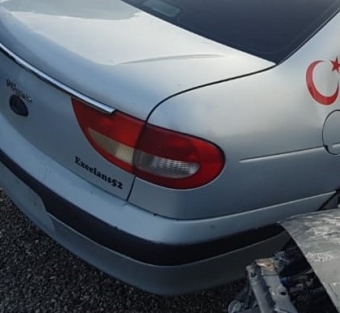 2001 model renault megane 1 1.6 8 valf çıkma sağ stop lambası.