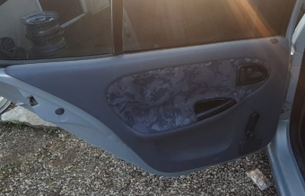 2001 model renault megane 1 1.6 8 valf sökme sol arka kapı döşemesi.