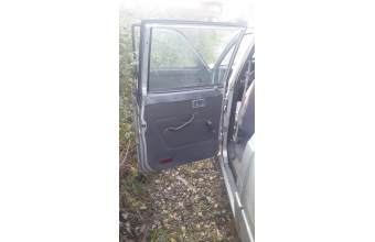 2001 model tata telcoline 4x2 çıkma sol arka dolu kapı.