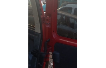 2002 model citroen berlingo 1.9 çıkma sağ bagaj kapağı menteşesi.